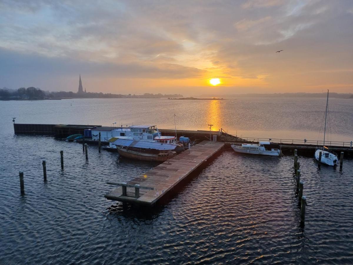 שלזוויג Ferienwohnung Schleiloge Mit Panoramablick Auf Die Schlei מראה חיצוני תמונה