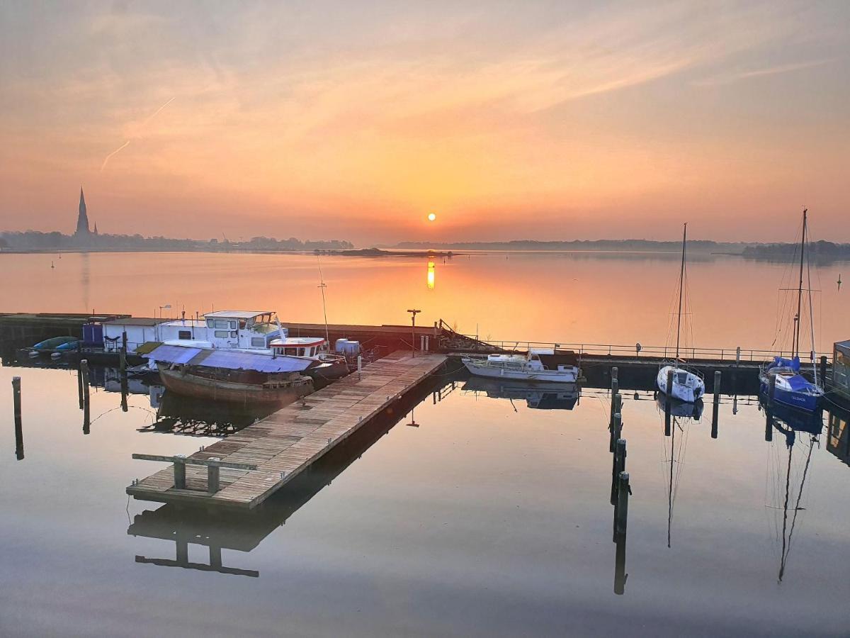 שלזוויג Ferienwohnung Schleiloge Mit Panoramablick Auf Die Schlei מראה חיצוני תמונה