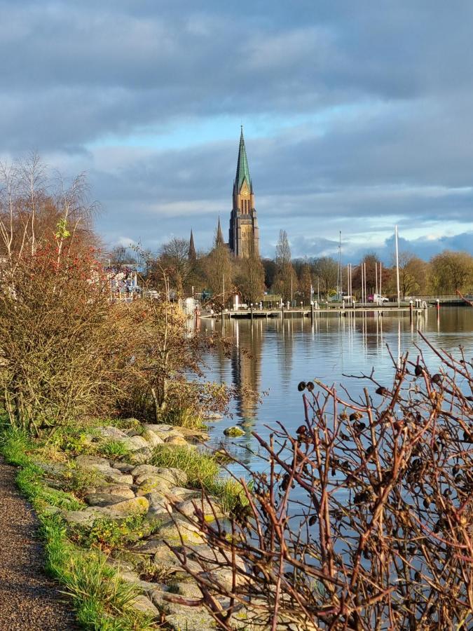 שלזוויג Ferienwohnung Schleiloge Mit Panoramablick Auf Die Schlei מראה חיצוני תמונה