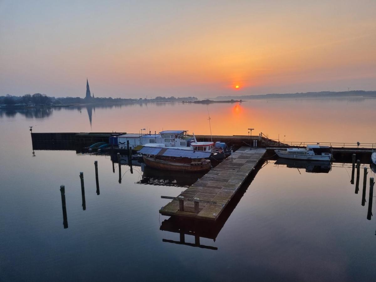 שלזוויג Ferienwohnung Schleiloge Mit Panoramablick Auf Die Schlei מראה חיצוני תמונה